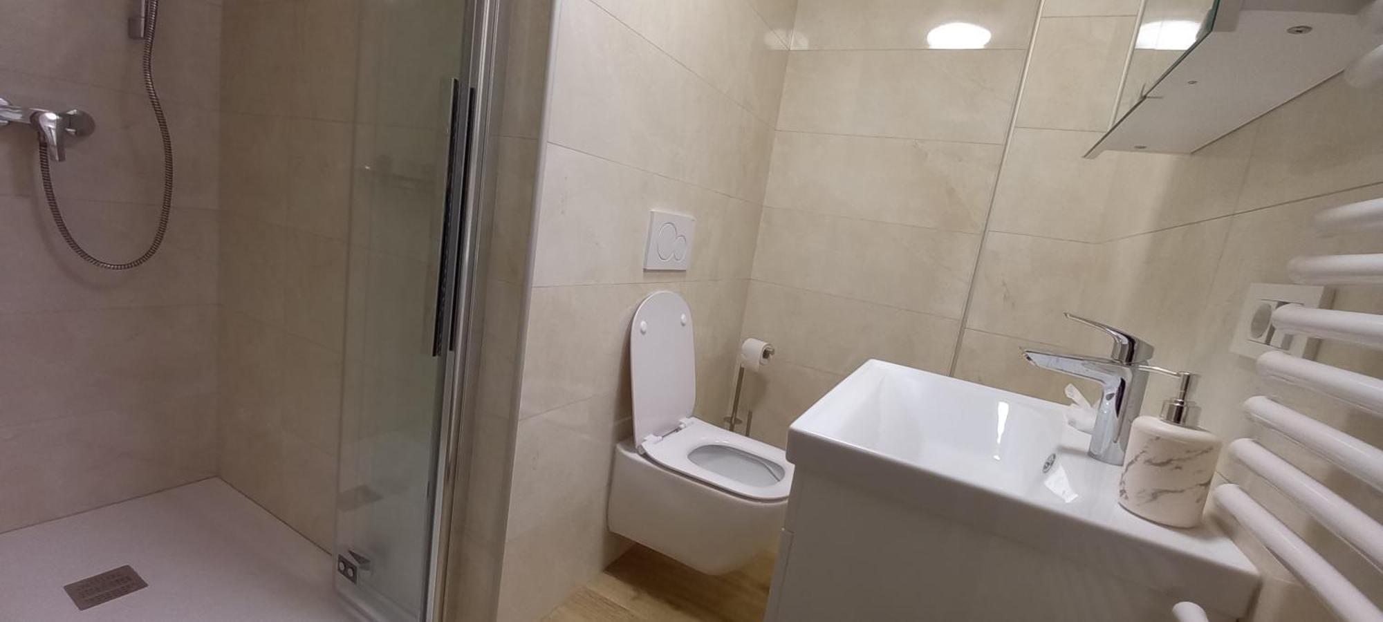 Appartment Bezenica Dobrova Exteriör bild