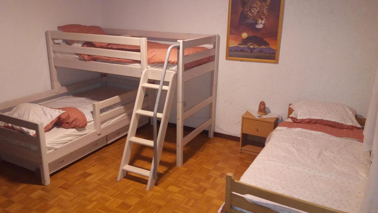Appartment Bezenica Dobrova Exteriör bild